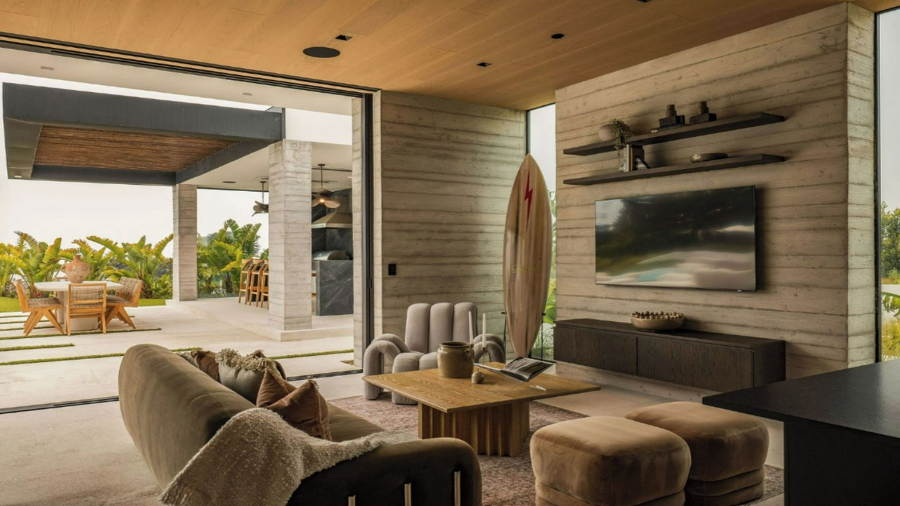 Photo of Livingroom in Central Malibu