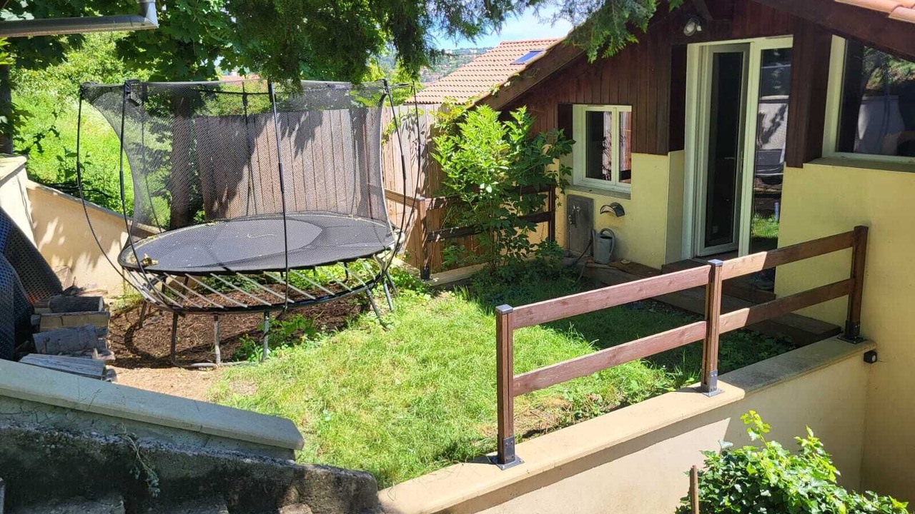 Photo of Patio Balcony in Albigny-sur-Saone