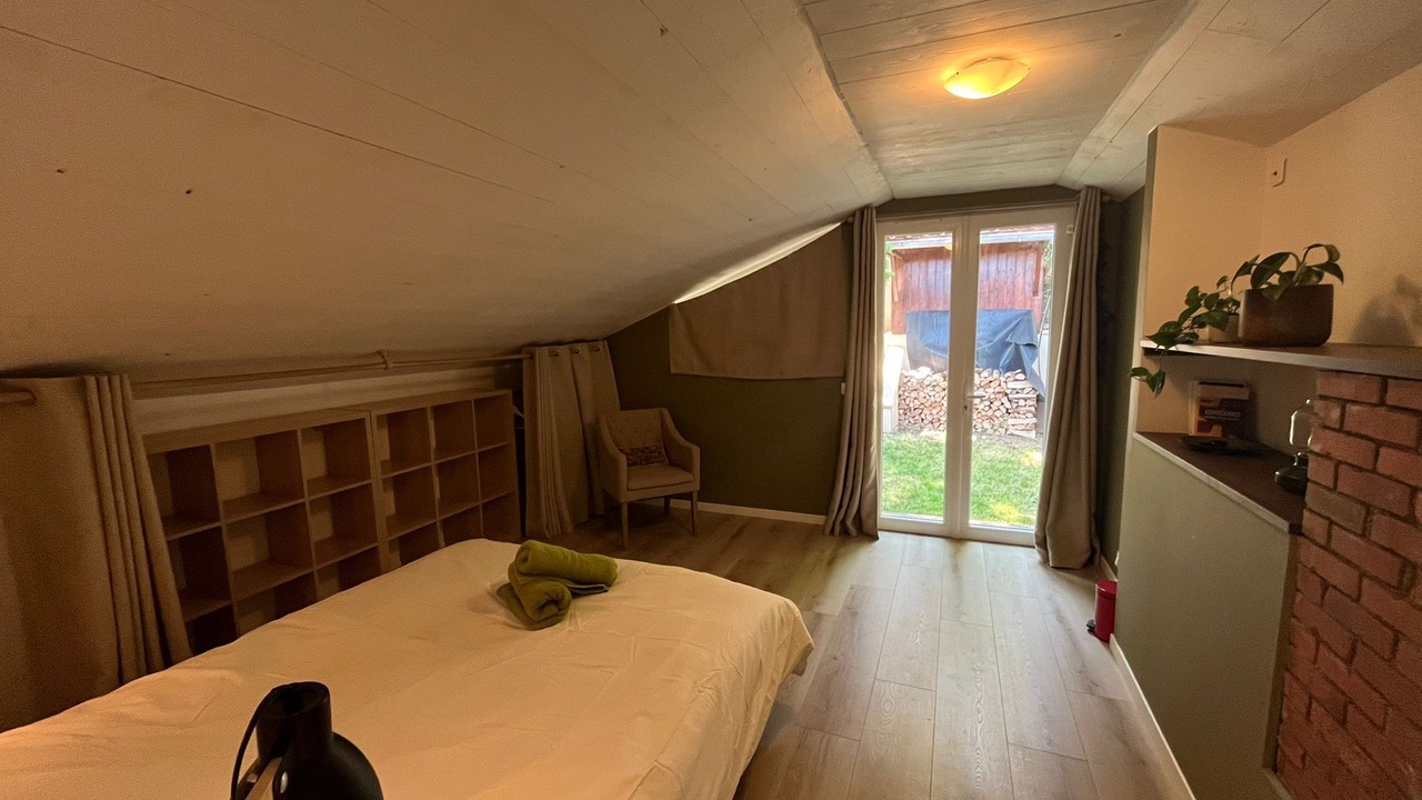 Photo of Bedroom in Albigny-sur-Saone