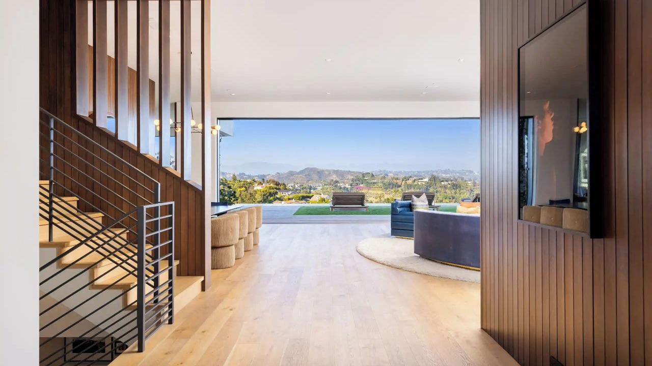 Photo of Others in Bel Air