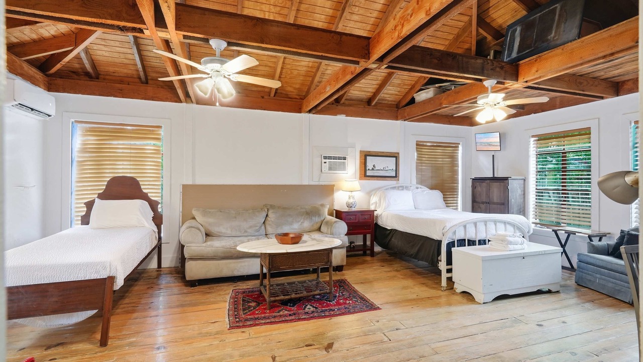 Photo of Bedroom in Freetown - Port Rico