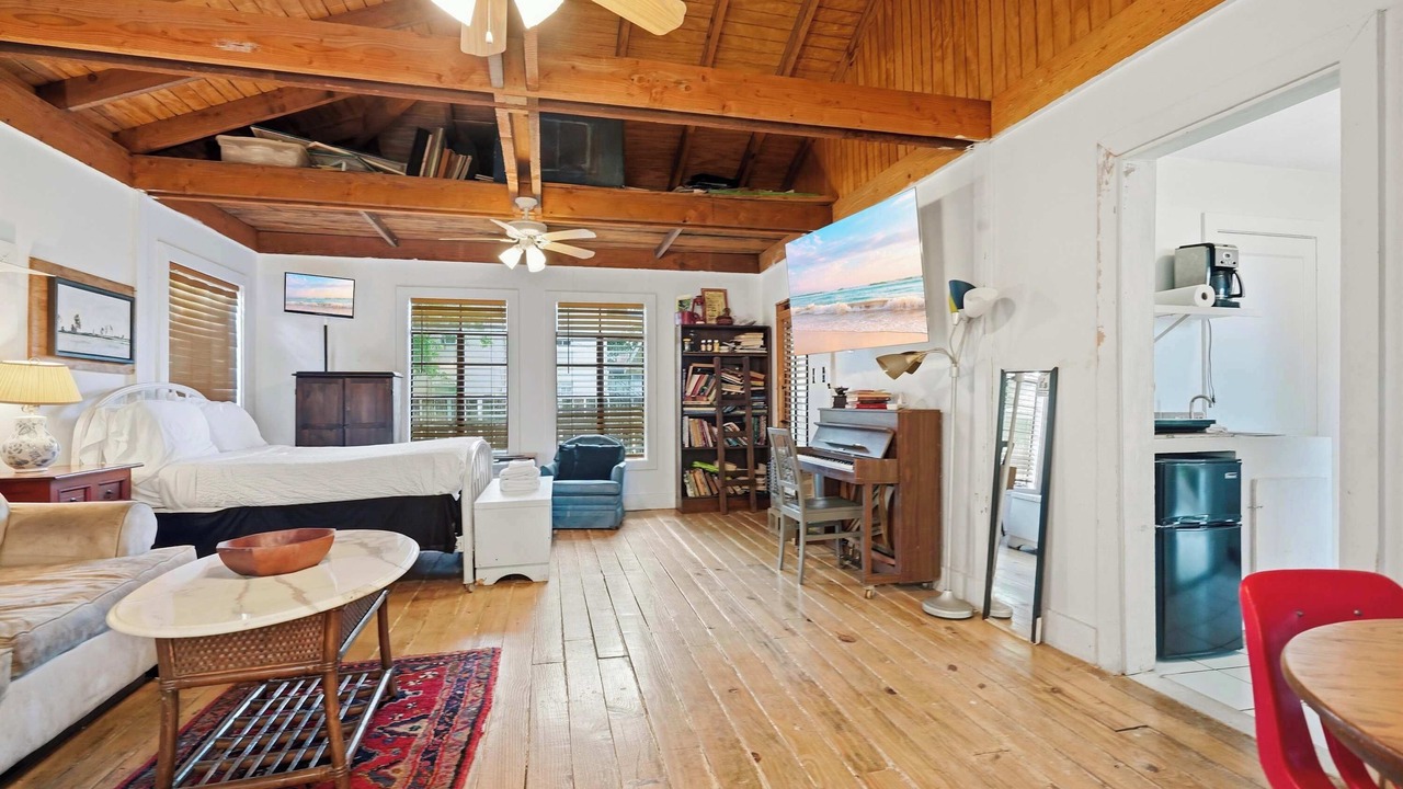 Photo of Bedroom in Freetown - Port Rico