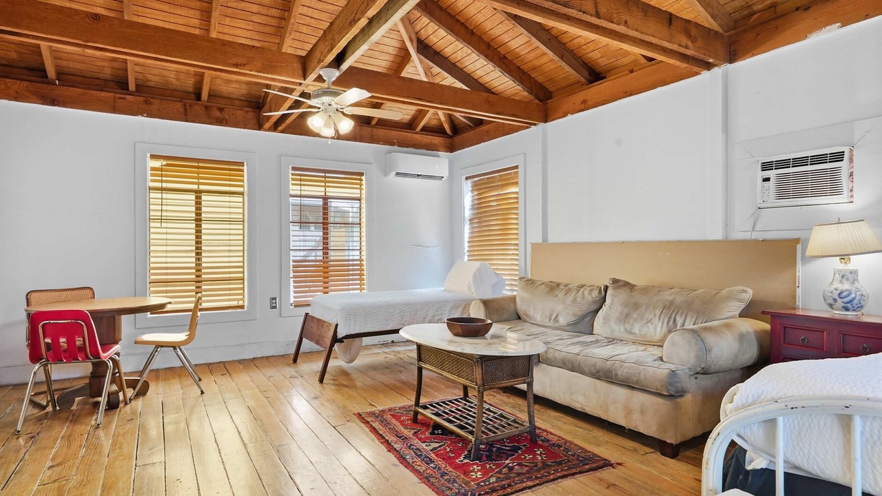Photo of Livingroom in Freetown - Port Rico