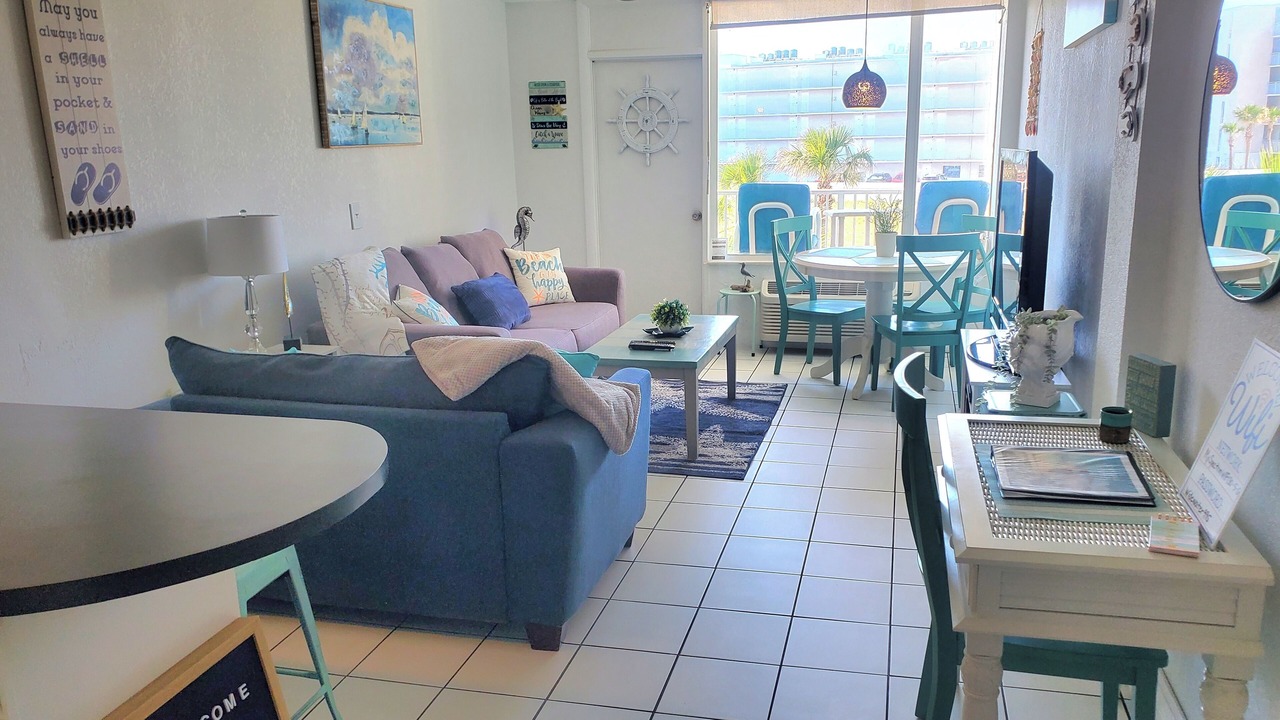 Photo of Livingroom in Silver Terrace