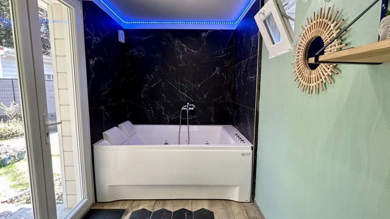 Photo of Bathroom in Favieres