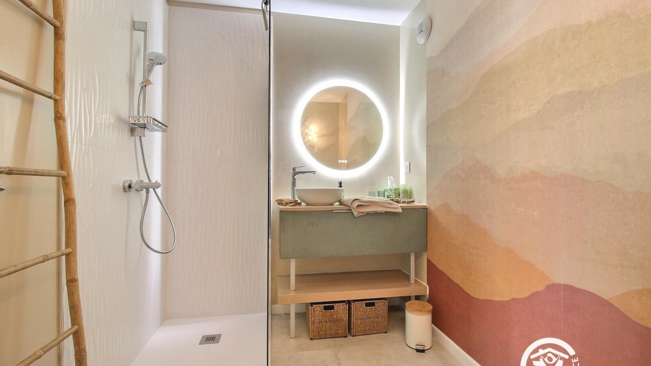 Photo of Bathroom in Peaule