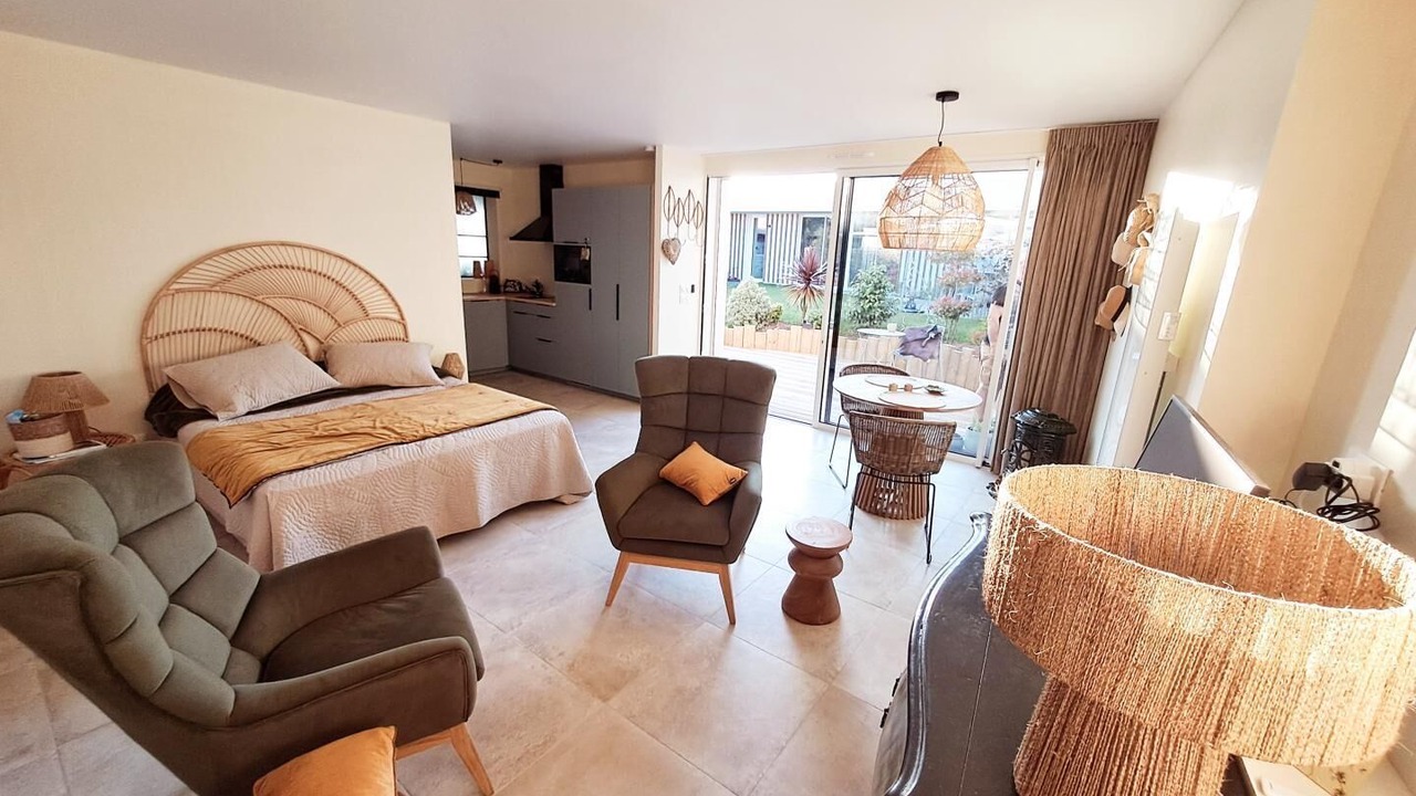 Photo of Bedroom in Peaule