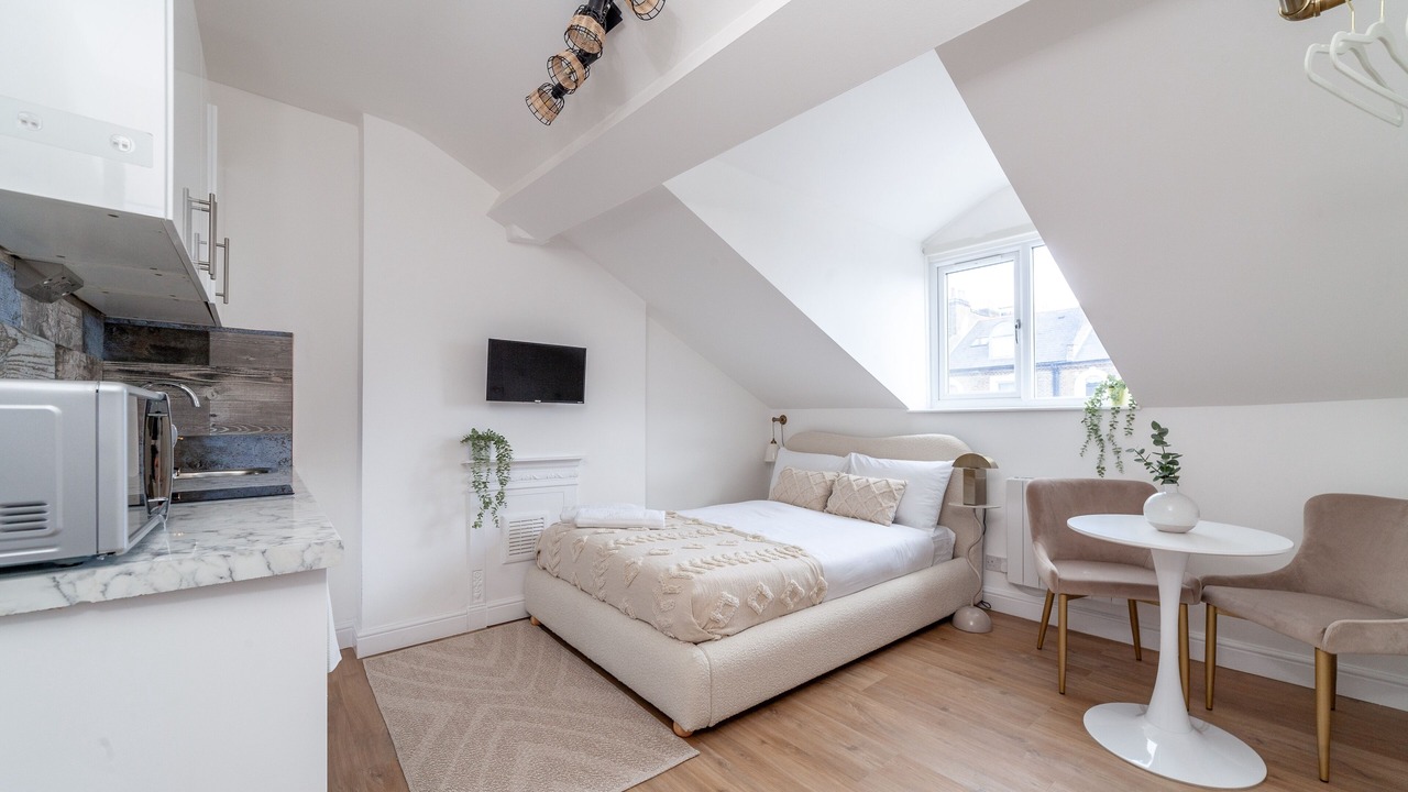 Photo of Bedroom in Highbury West