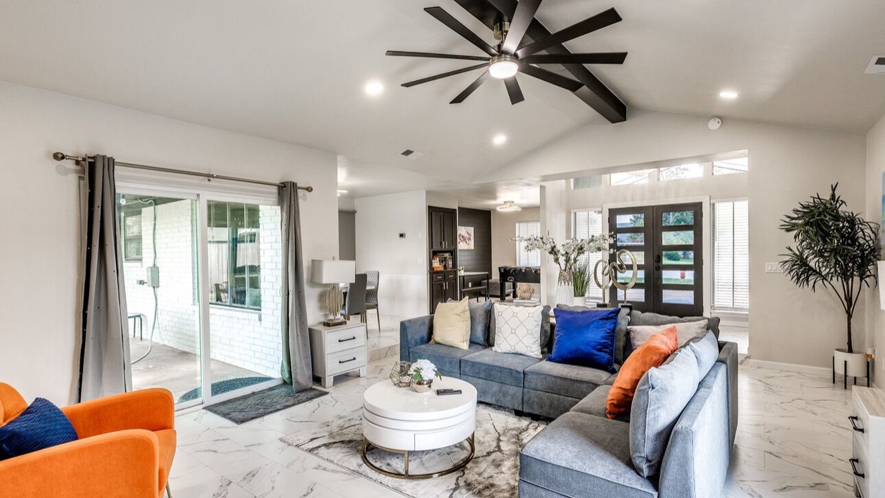 Photo of Livingroom in Oklahoma City