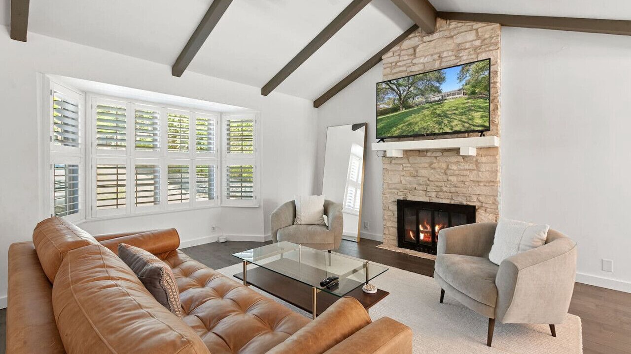 Photo of Livingroom in Greater South River City
