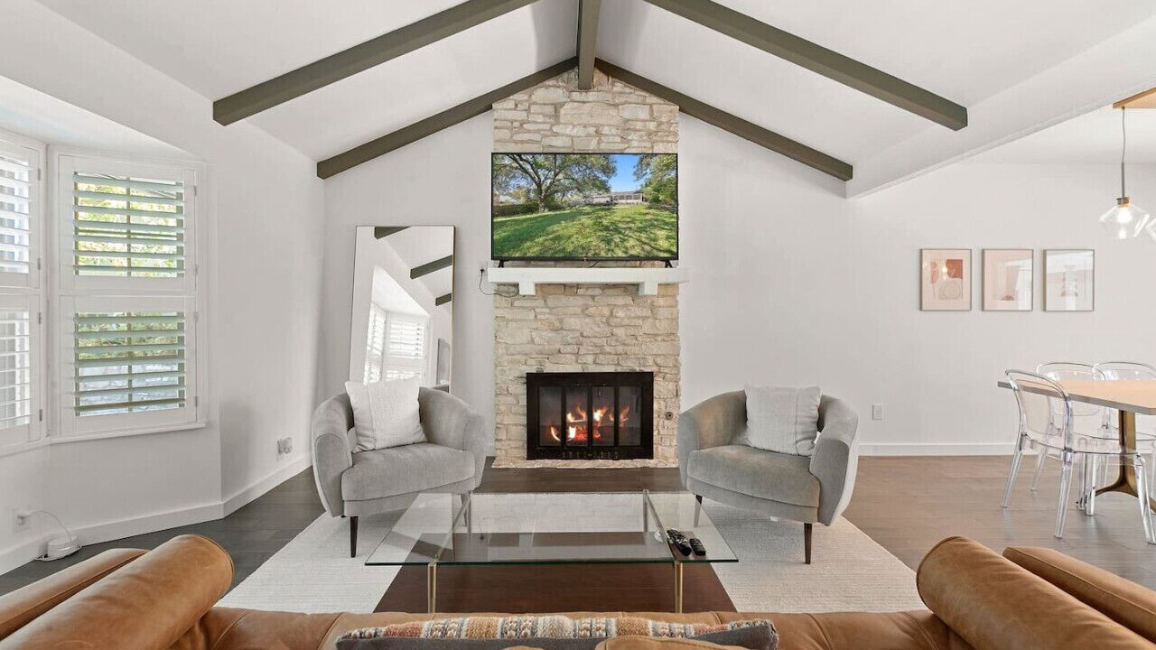 Photo of Livingroom in Greater South River City