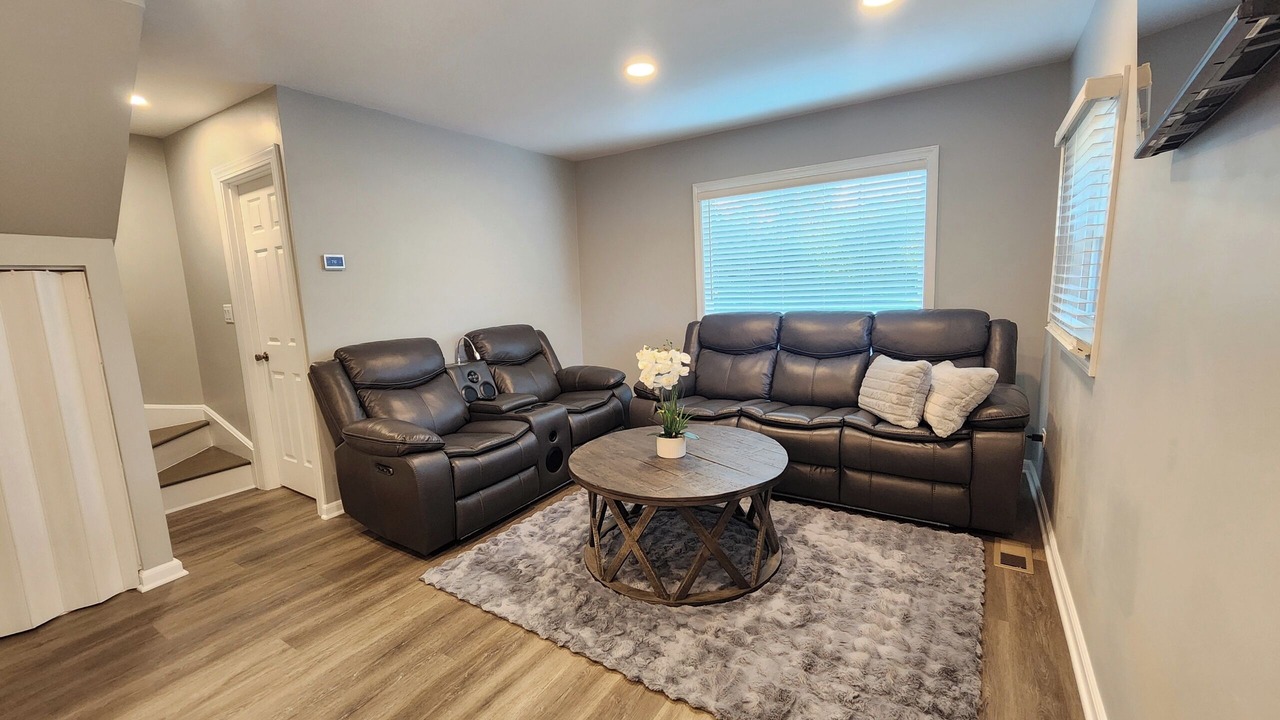 Photo of Livingroom in Willowbrook