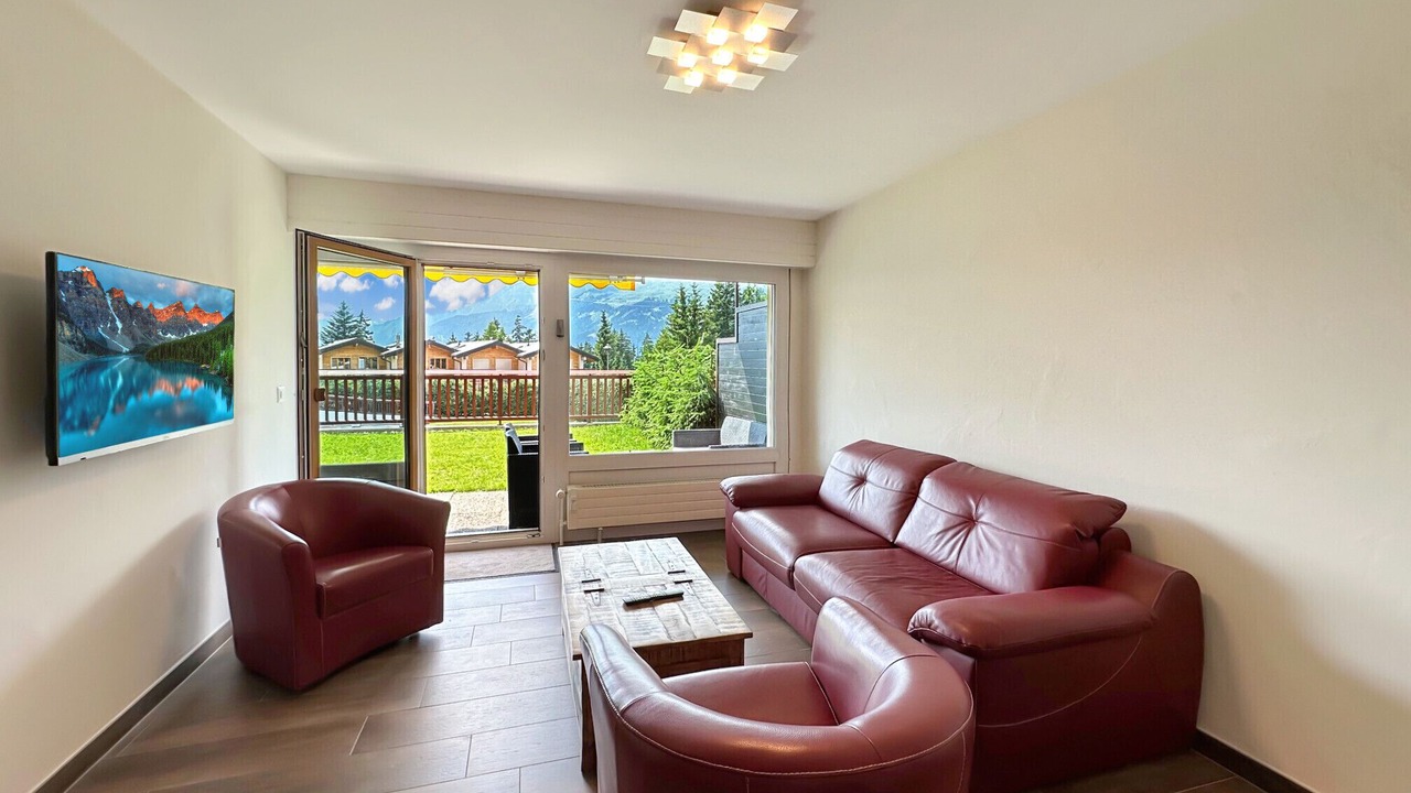 Photo of Livingroom in Lens
