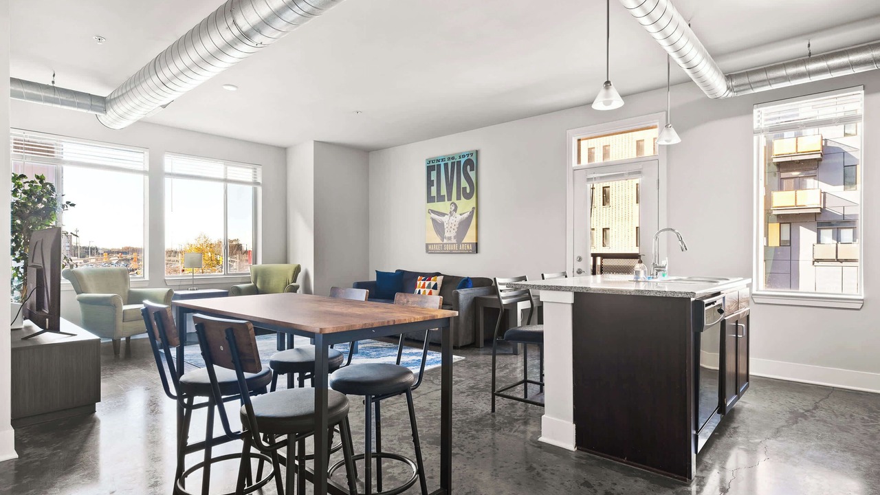 Photo of Others in Mile Square