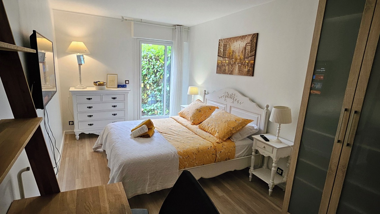 Photo of Bedroom in Chatou