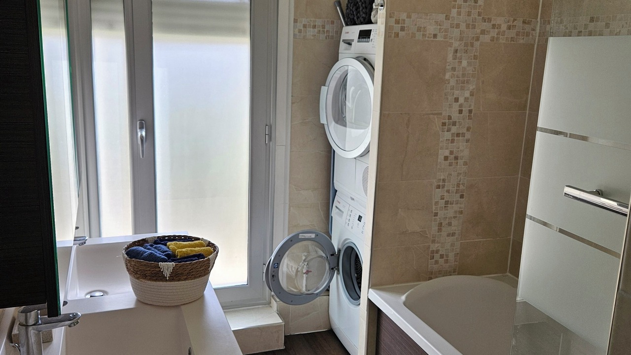 Photo of Bathroom in Chatou