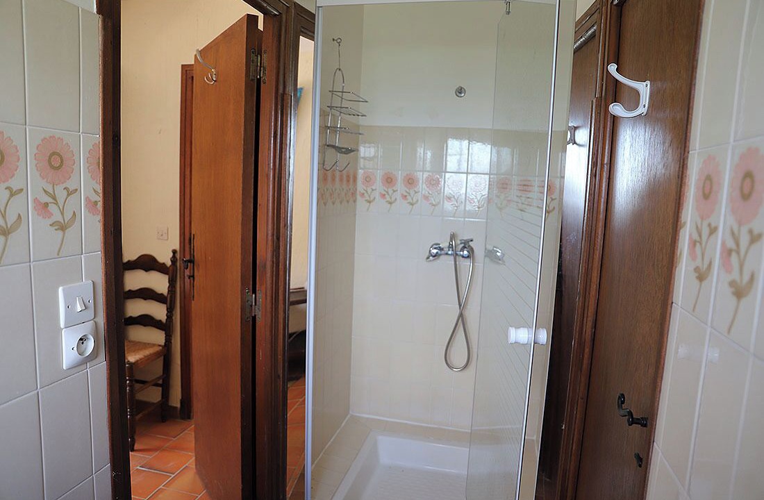 Photo of Bathroom in Ceret