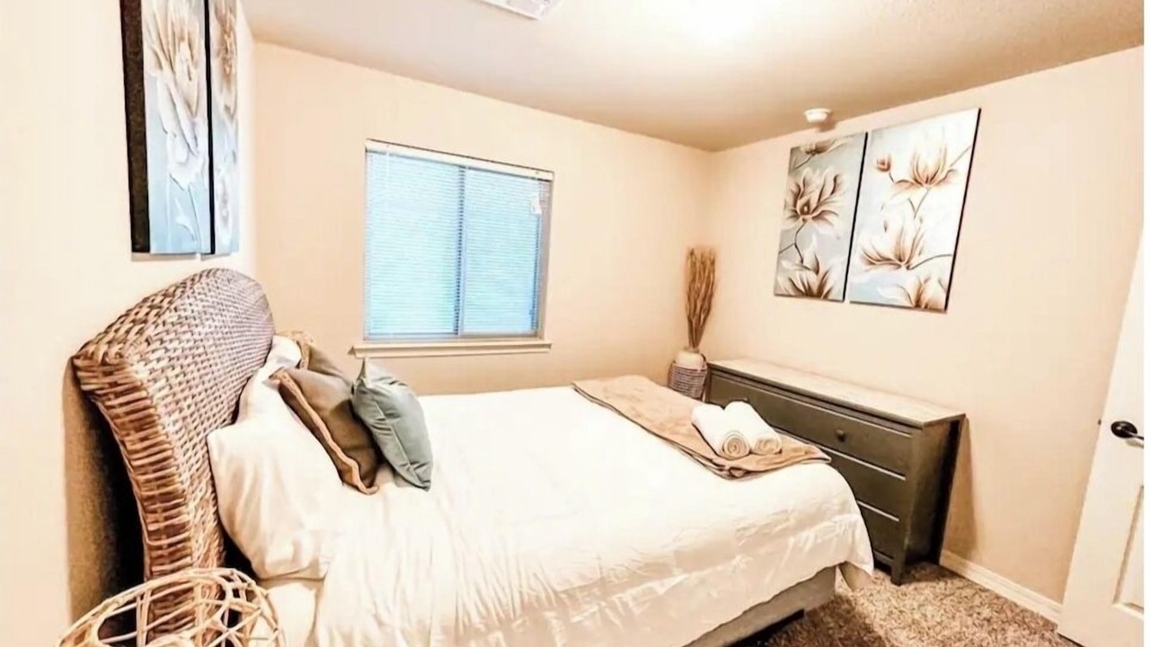 Photo of Bedroom in Biggs Field