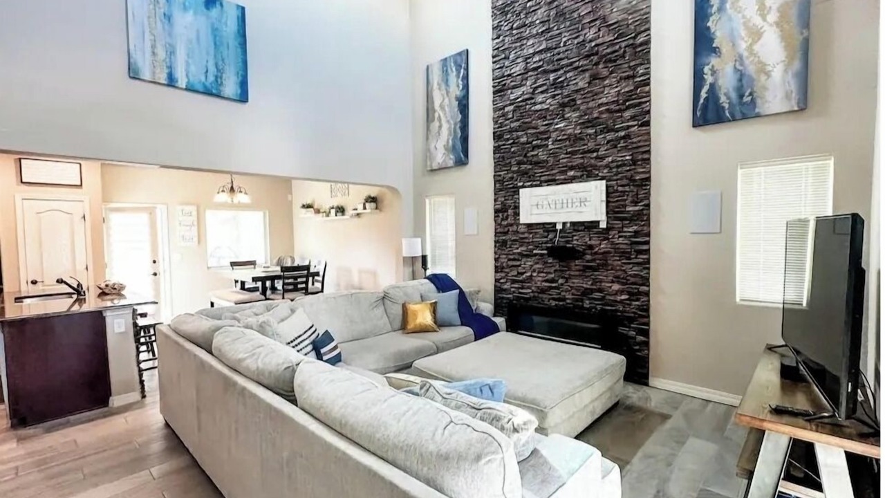 Photo of Livingroom in Biggs Field