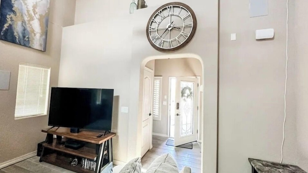 Photo of Livingroom in Biggs Field