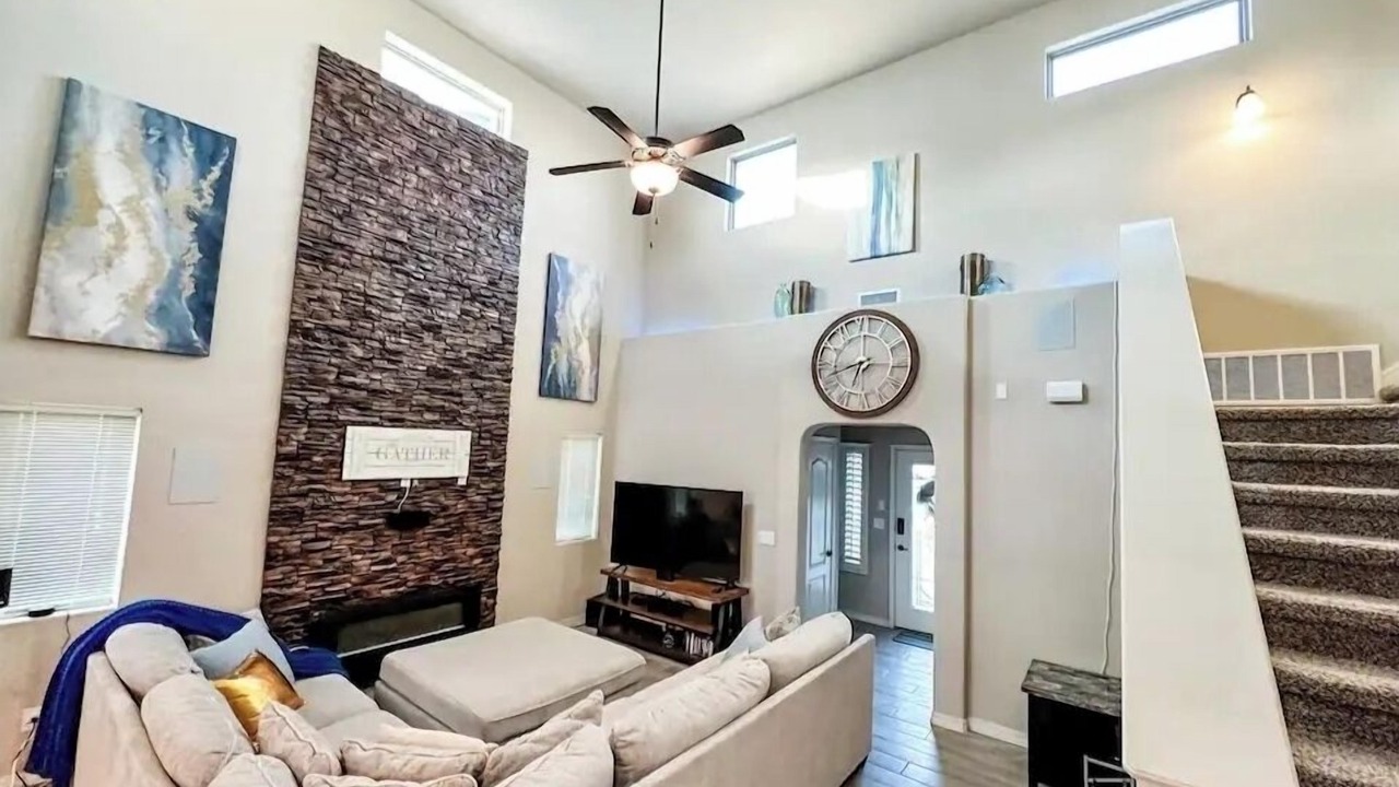 Photo of Livingroom in Biggs Field