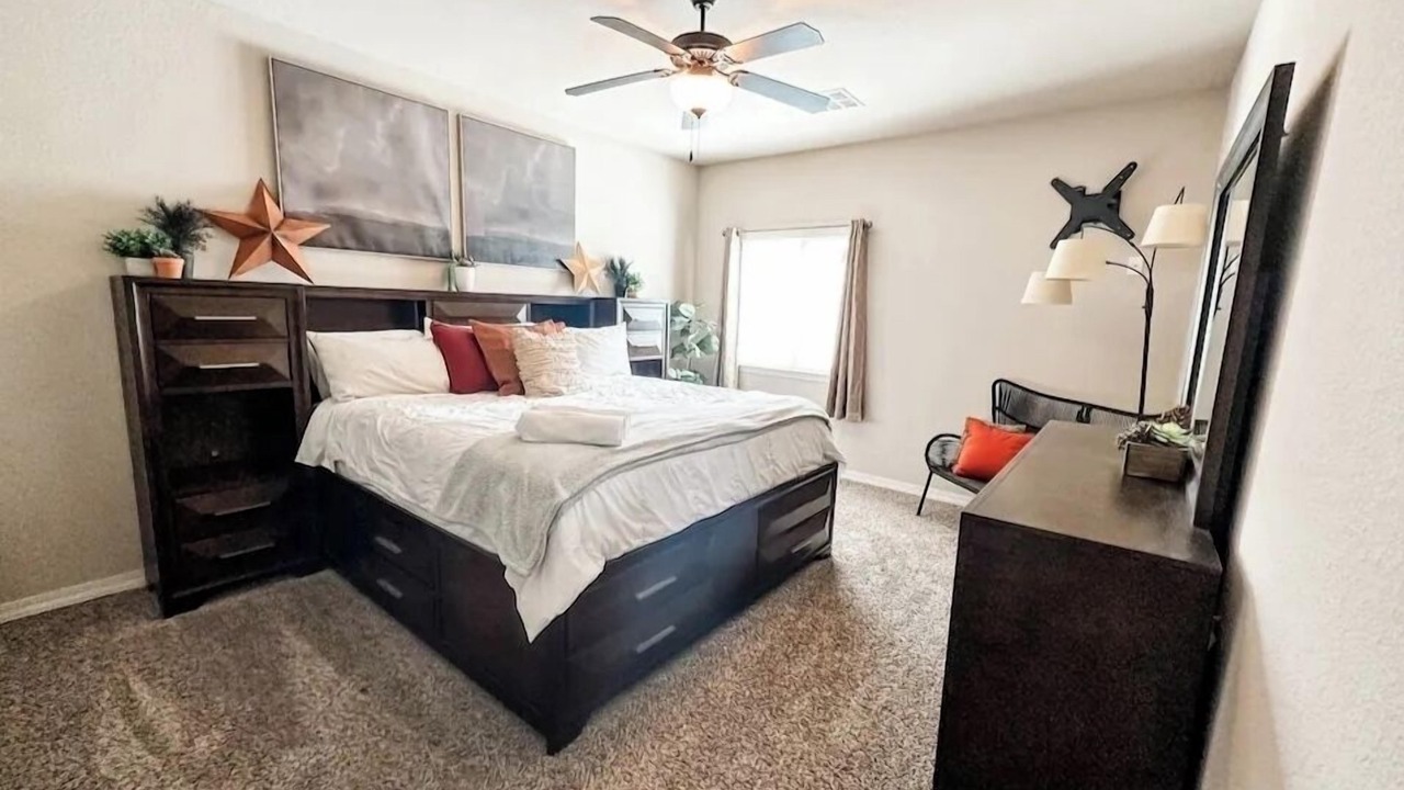 Photo of Bedroom in Biggs Field