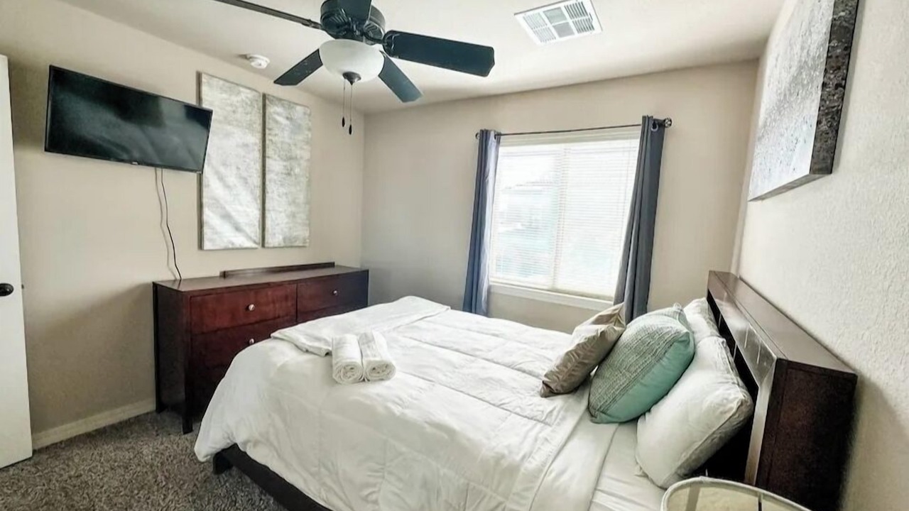Photo of Bedroom in Biggs Field