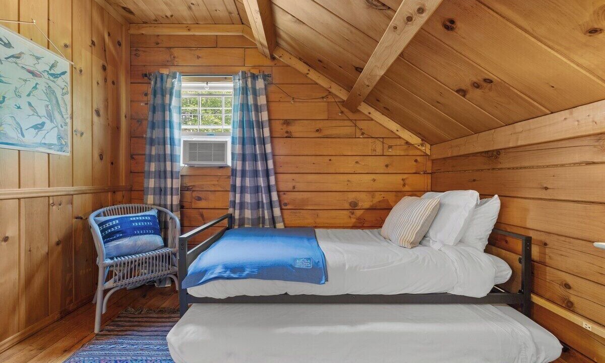 Photo of Bedroom in Lamoine