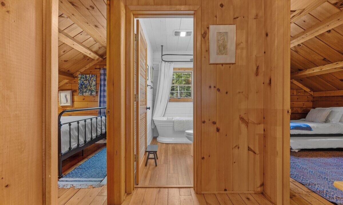 Photo of Bedroom in Lamoine