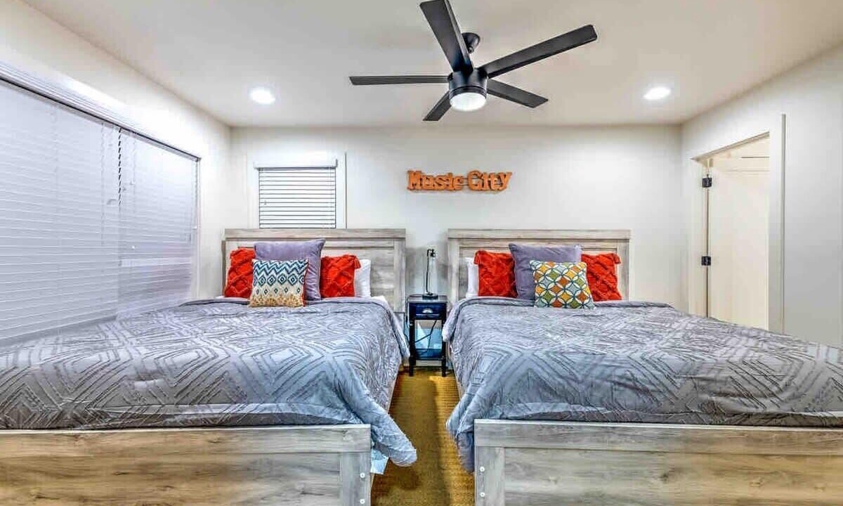 Photo of Bedroom in Hillsboro West End