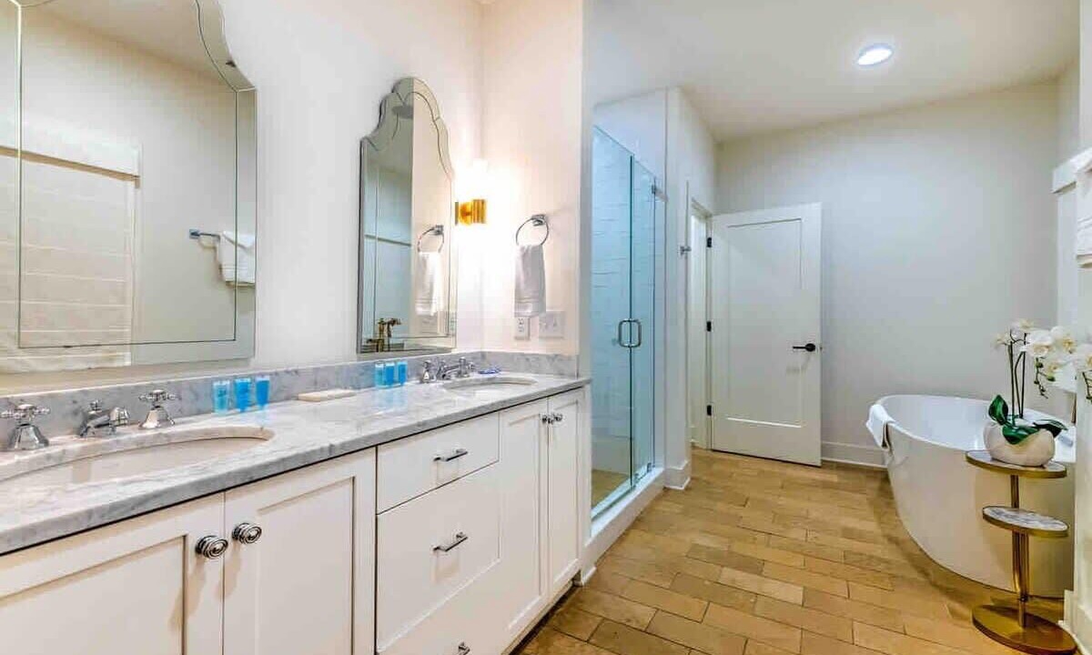 Photo of Bathroom in Hillsboro West End