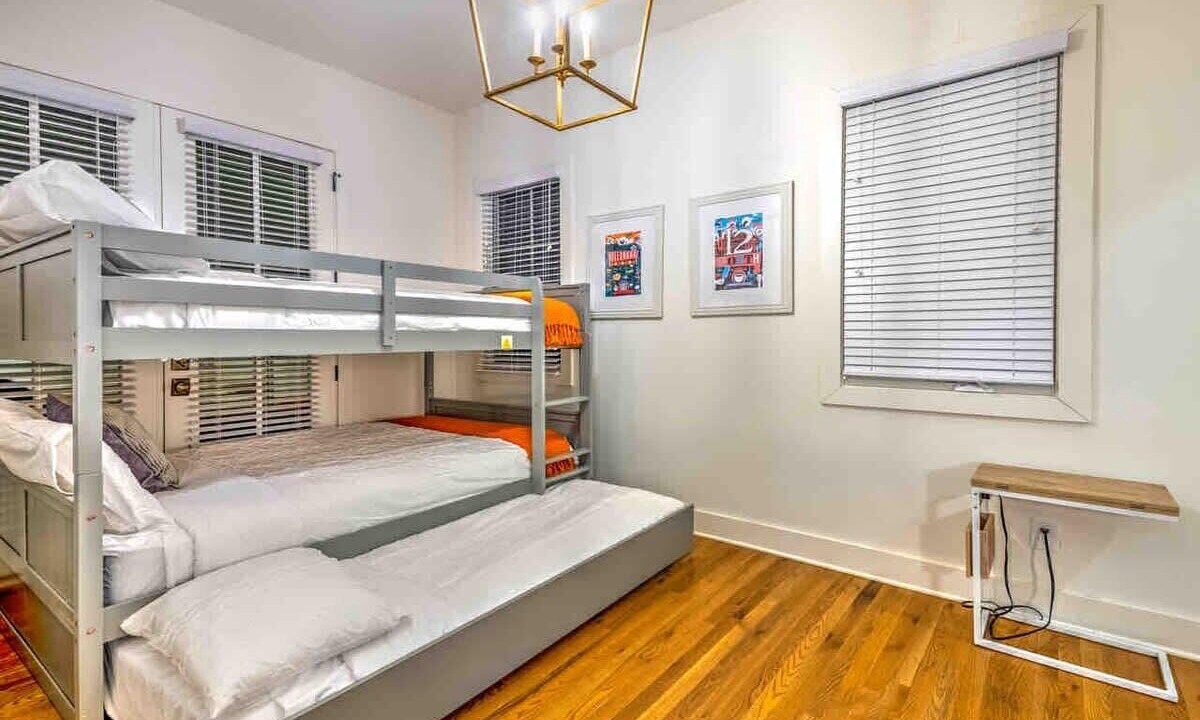 Photo of Bedroom in Hillsboro West End