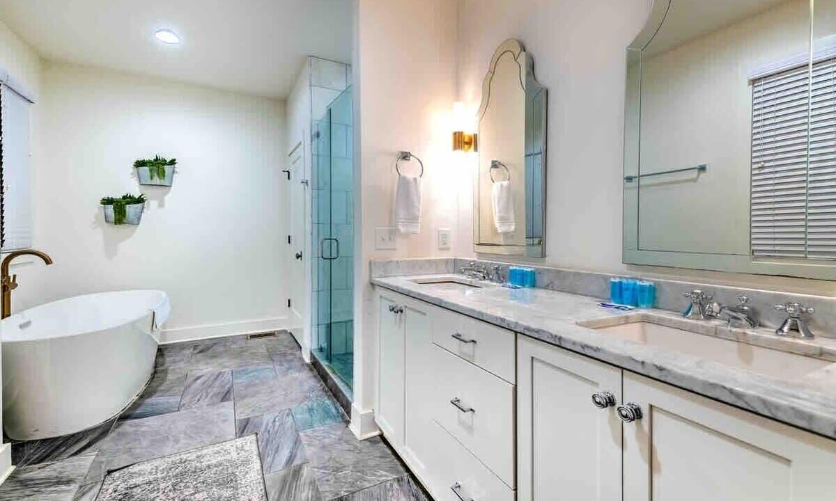 Photo of Bathroom in Hillsboro West End