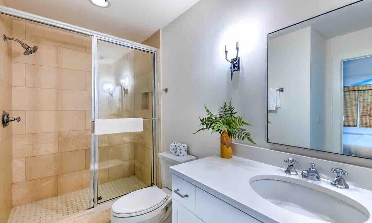 Photo of Bathroom in Hillsboro West End