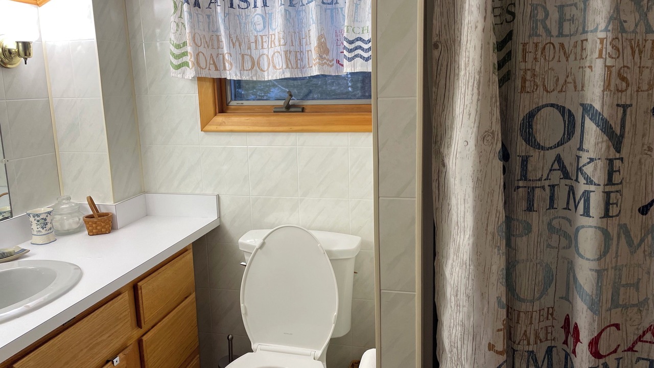 Photo of Bathroom in Eagle Lake