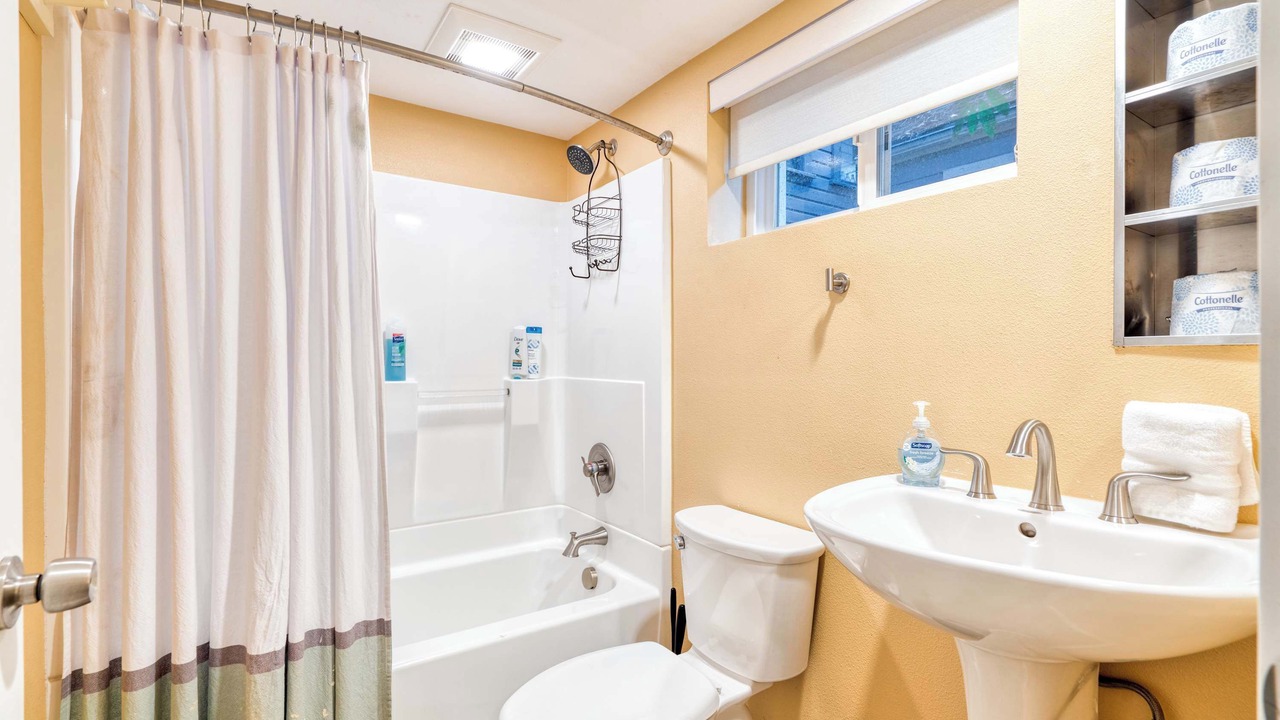 Photo of Bathroom in Goose Hollow