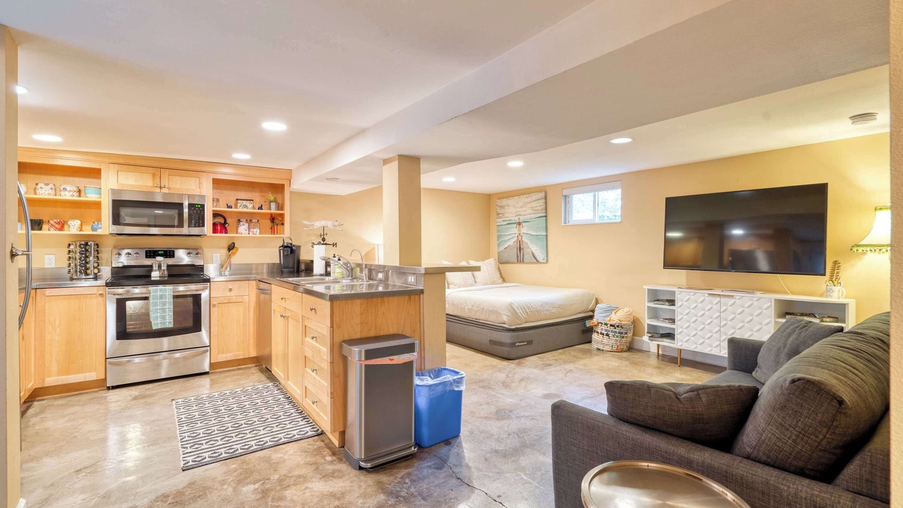 Photo of Others in Goose Hollow