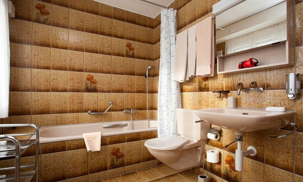 Photo of Bathroom in Daellikon