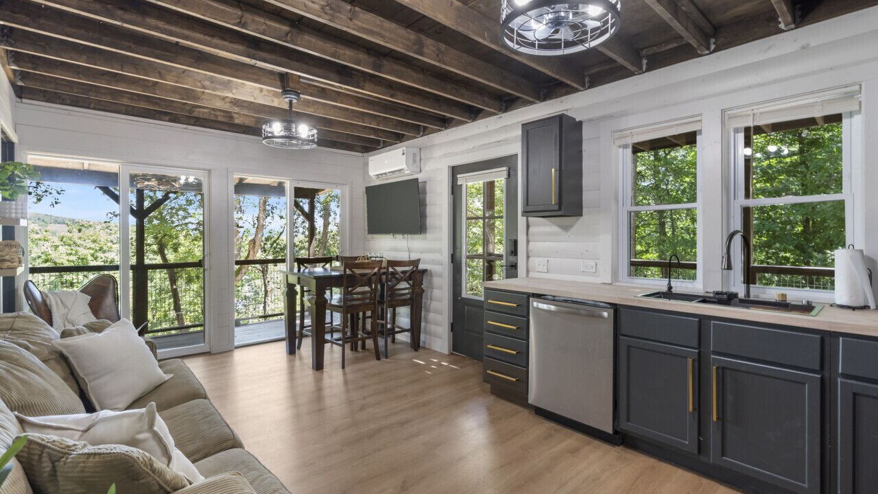 Photo of Livingroom in Tecumseh