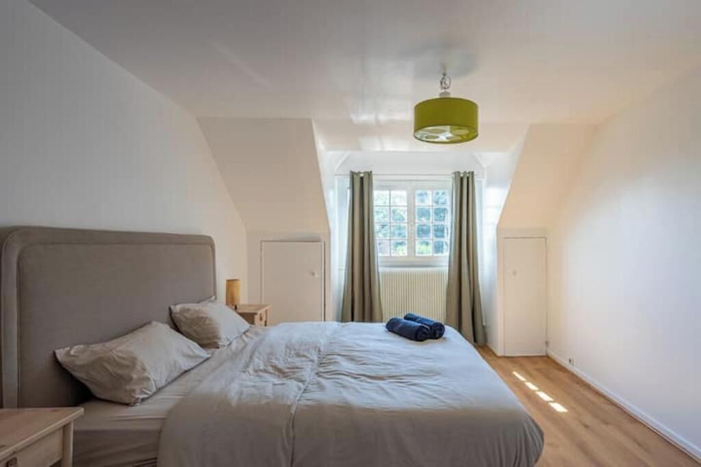 Photo of Bedroom in Saulx-Marchais