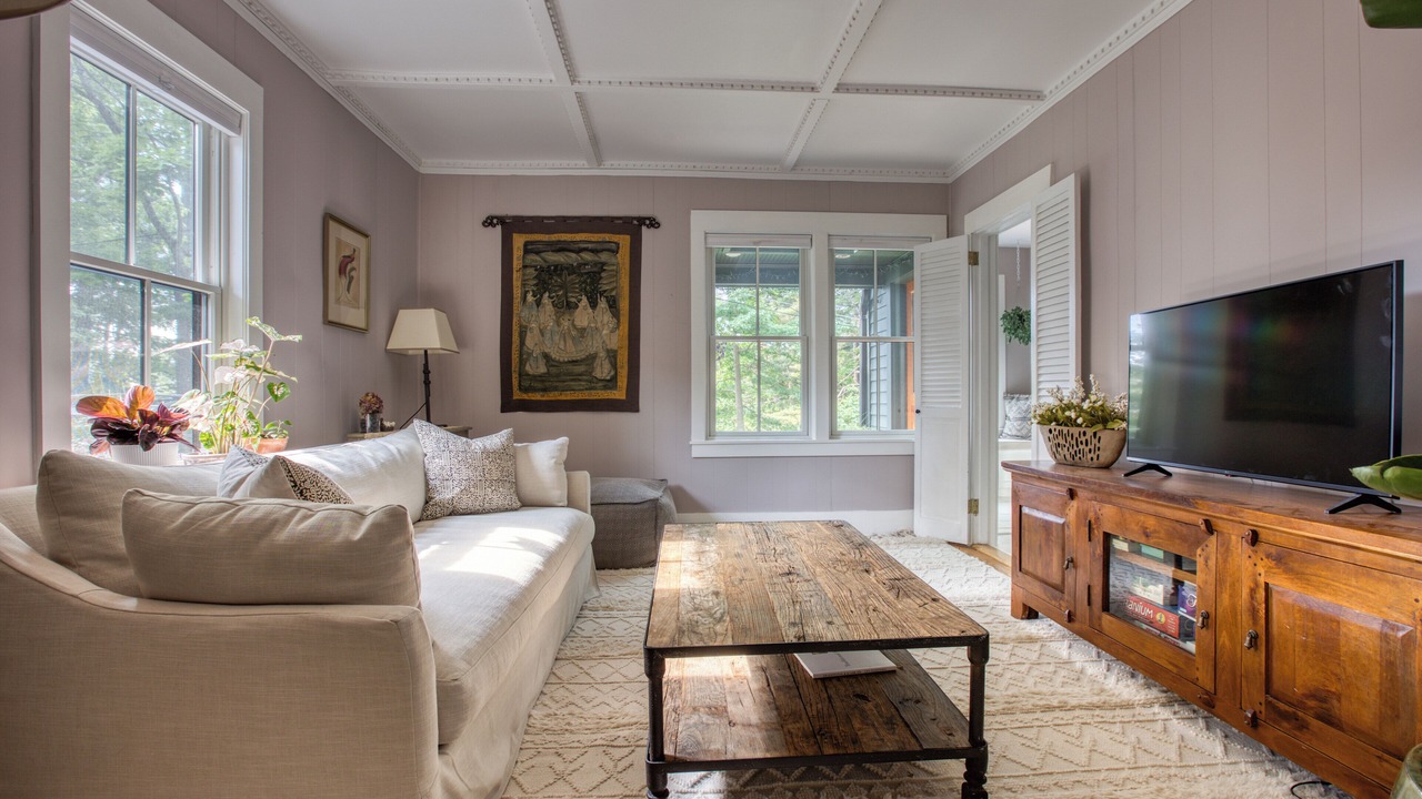 Photo of Livingroom in Lenox