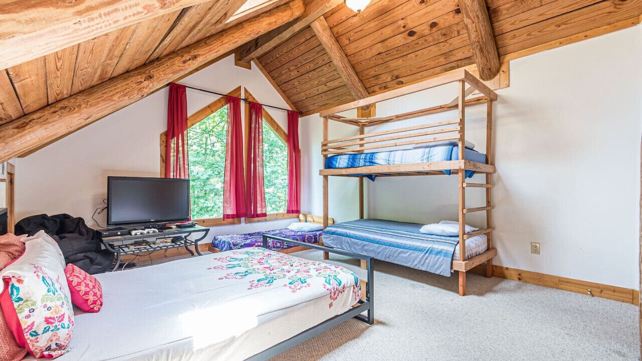 Photo of Bedroom in Dahlonega