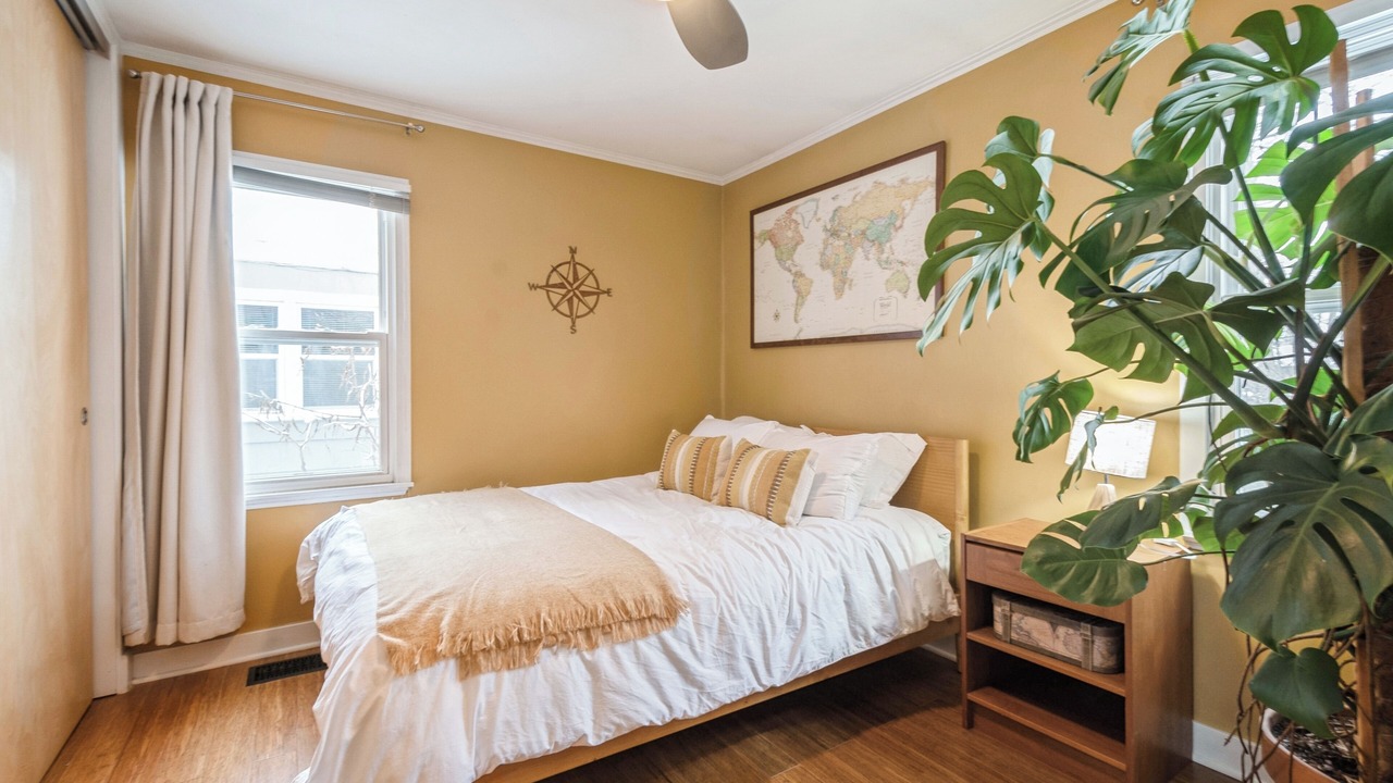 Photo of Bedroom in Evanston
