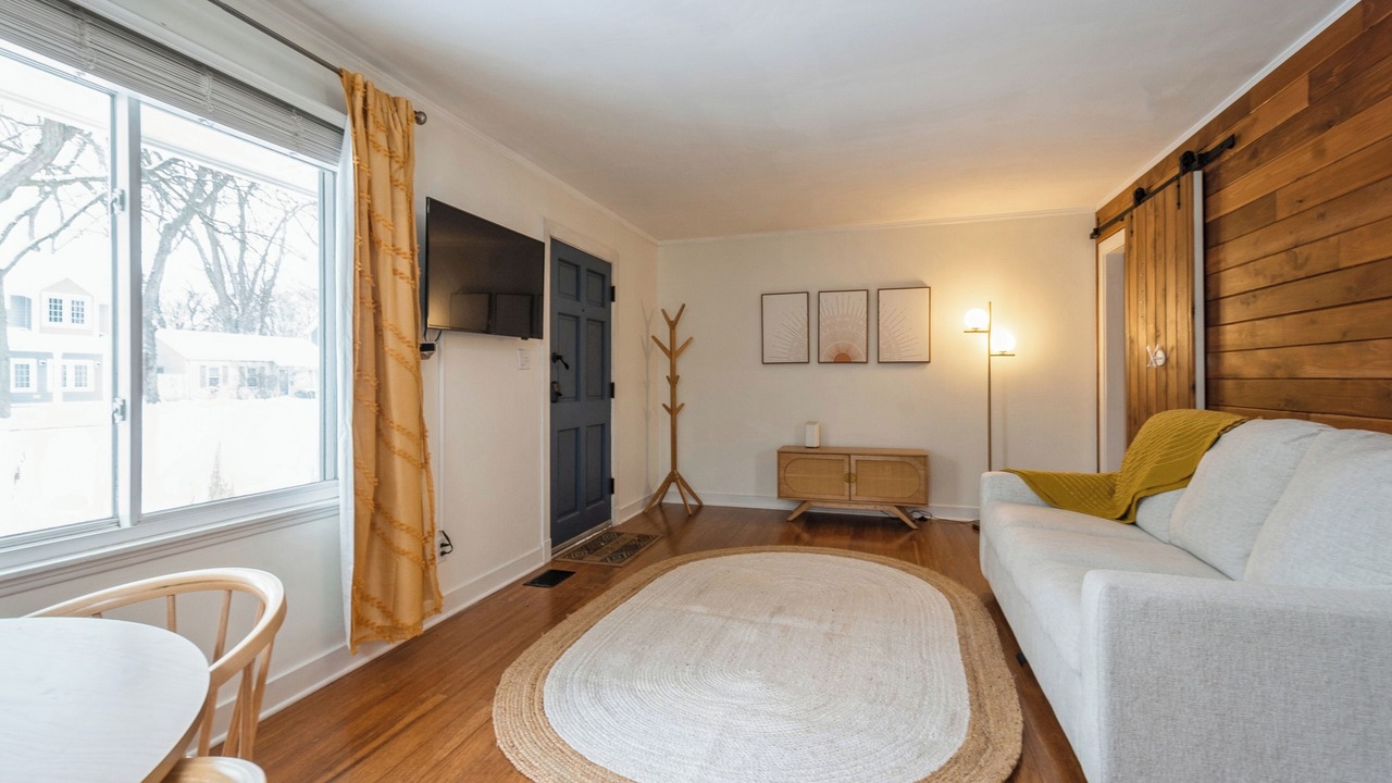 Photo of Livingroom in Evanston
