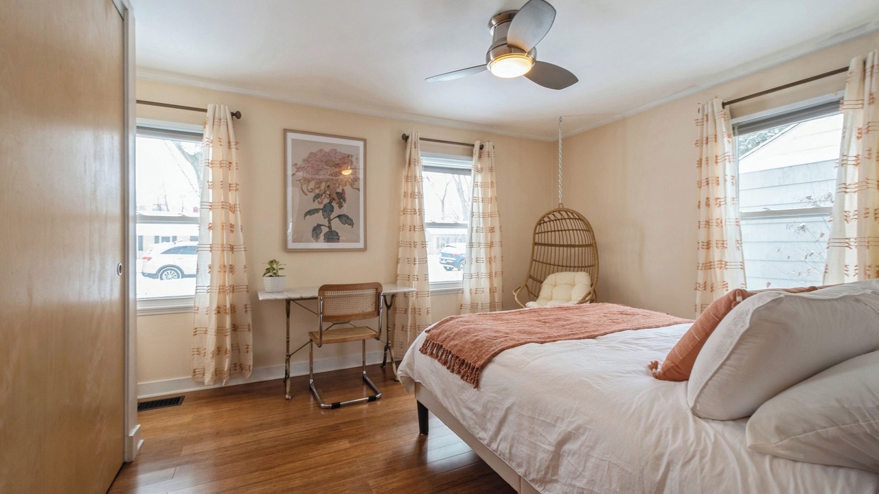 Photo of Bedroom in Evanston