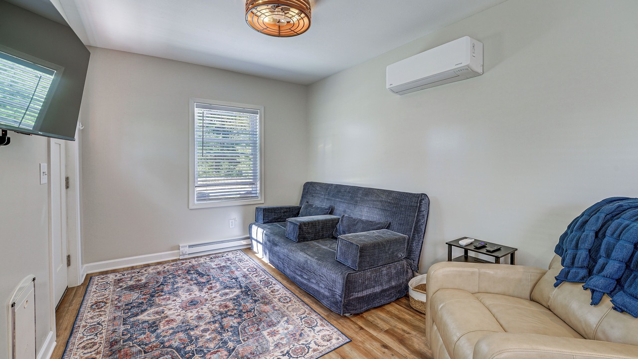 Photo of Livingroom in Idlewild