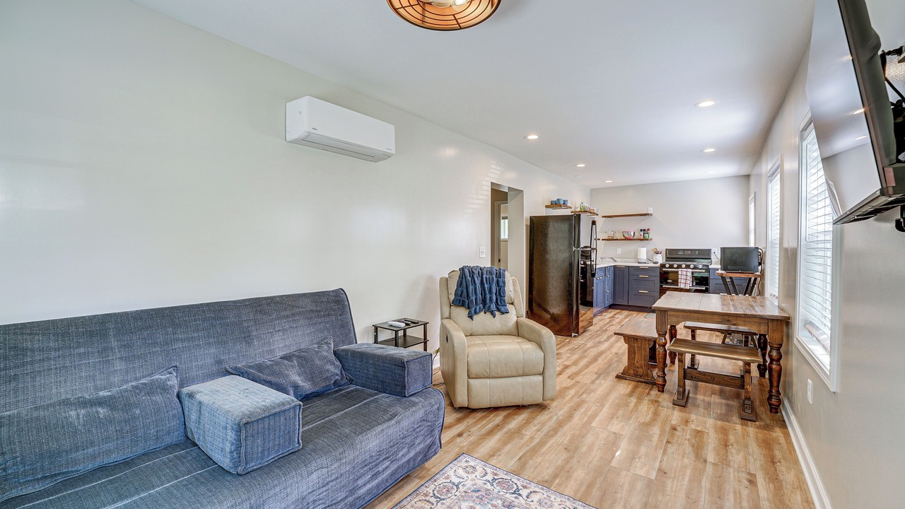 Photo of Livingroom in Idlewild