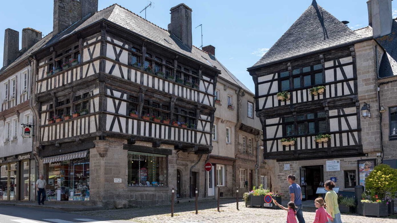 Photo of Others in Quintin