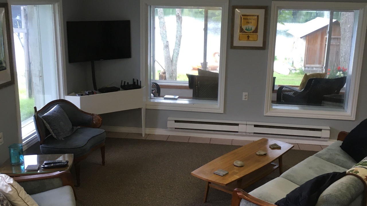 Photo of Livingroom in Parry Sound
