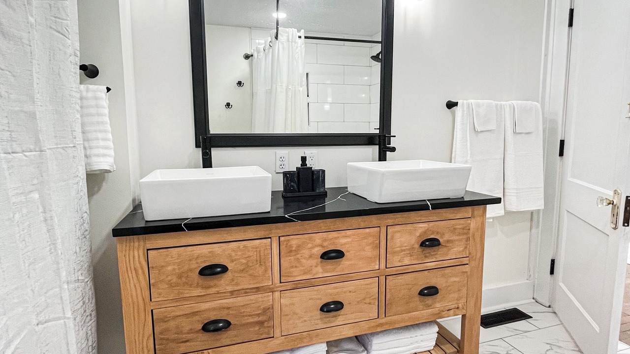 Photo of Bathroom in College Hill